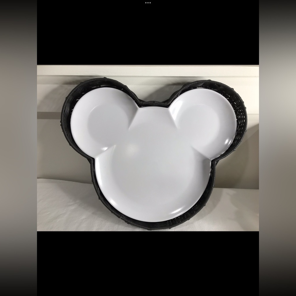 RARE Disney World Mickey Mouse Black Rattan Wicker Basket Tray w Melamine Plate